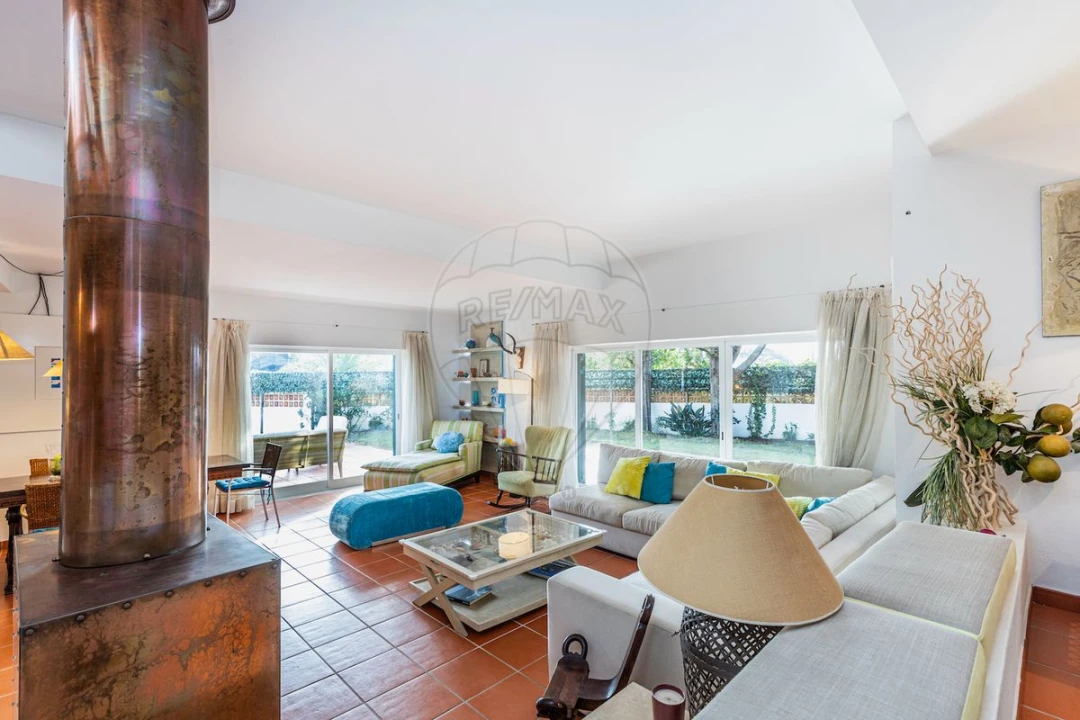 Moradia T6 para Arrendamento em Colares Foto 33