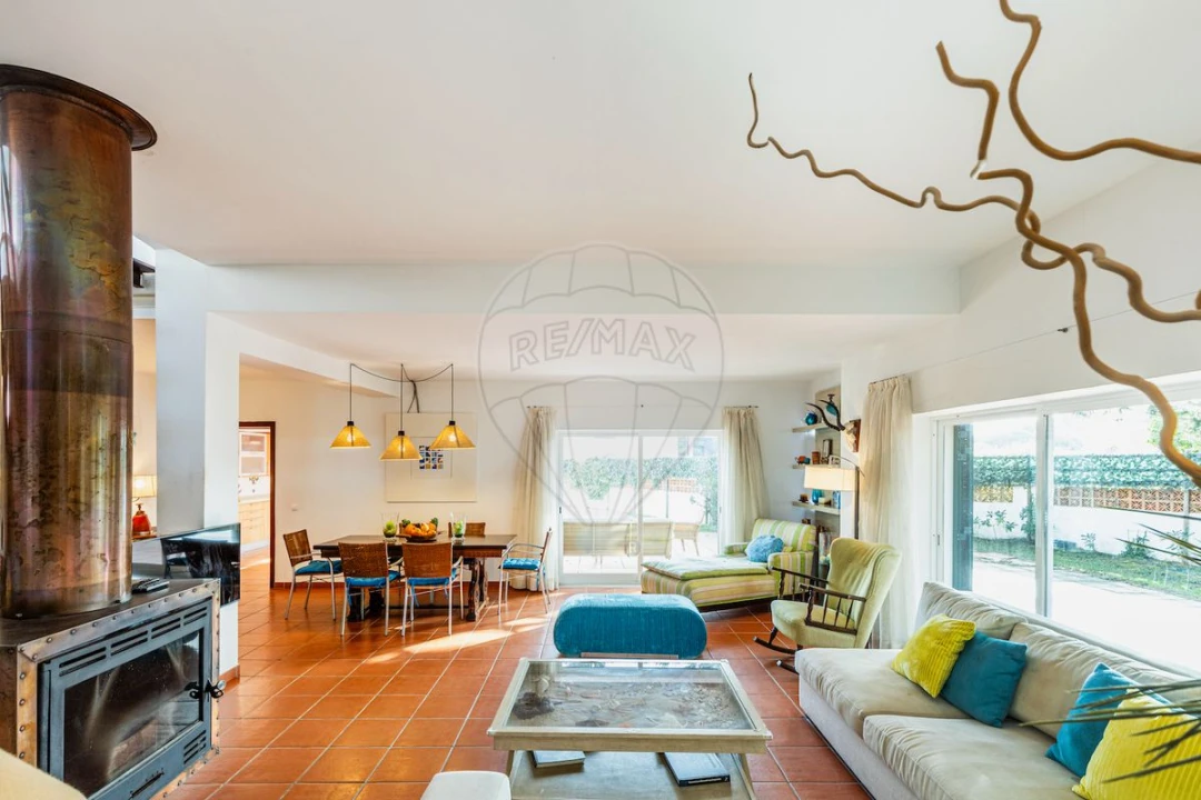 Moradia T6 para Arrendamento em Colares Foto 4