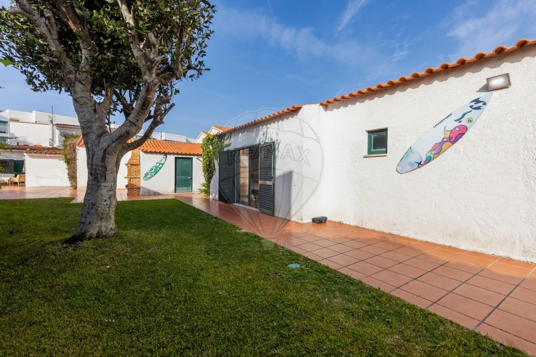 Moradia T6 para Arrendamento em Colares Foto 21