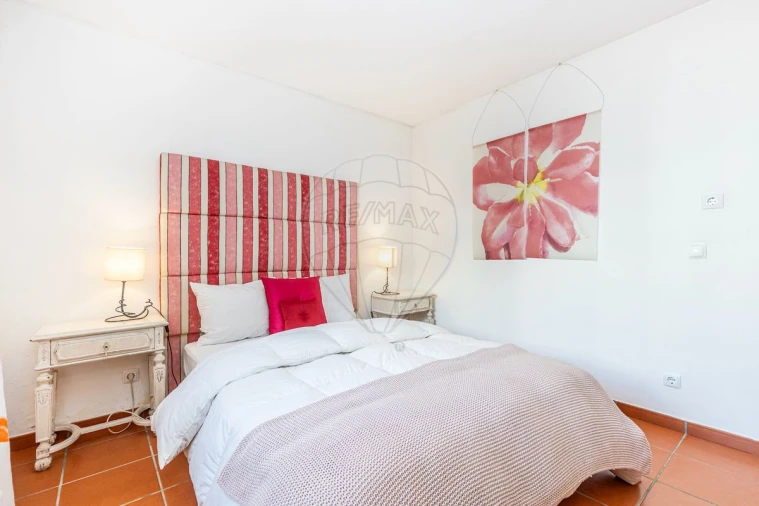 Moradia T6 para Arrendamento em Colares Foto 10