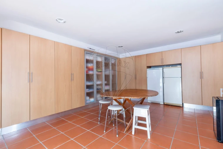 Moradia T6 para Arrendamento em Colares Foto 15