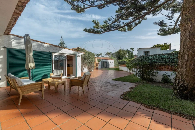 Moradia T6 para Arrendamento em Colares Foto 17