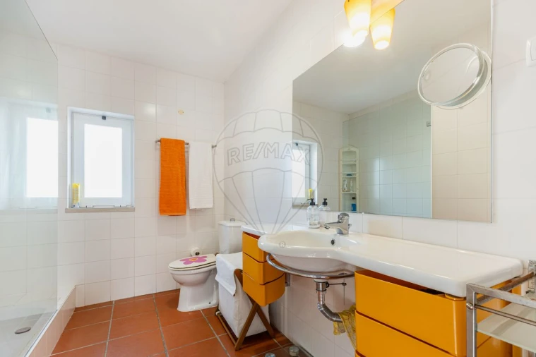 Moradia T6 para Arrendamento em Colares Foto 41