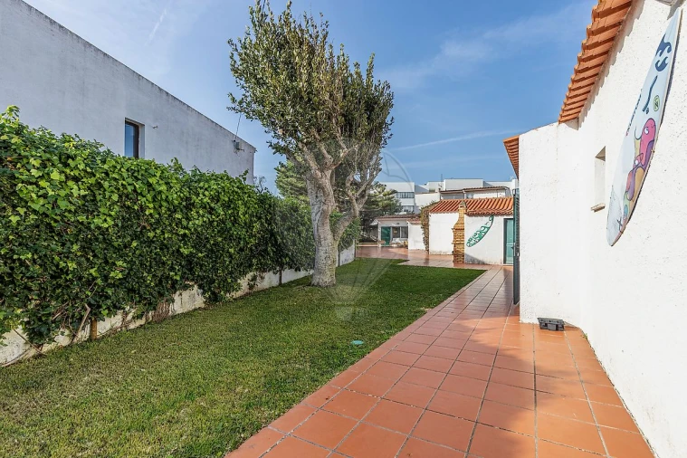 Moradia T6 para Arrendamento em Colares Foto 26