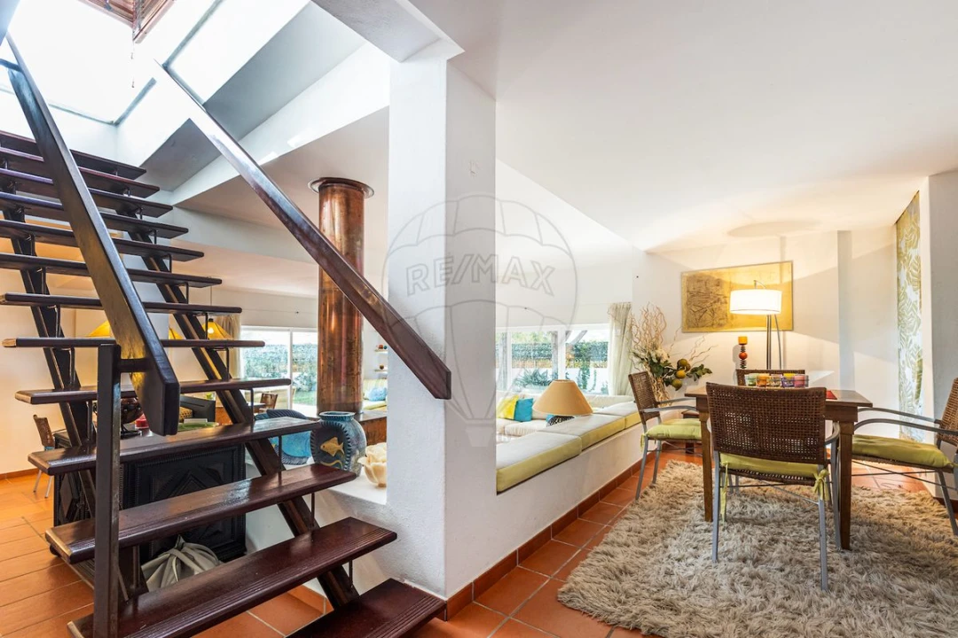 Moradia T6 para Arrendamento em Colares Foto 34