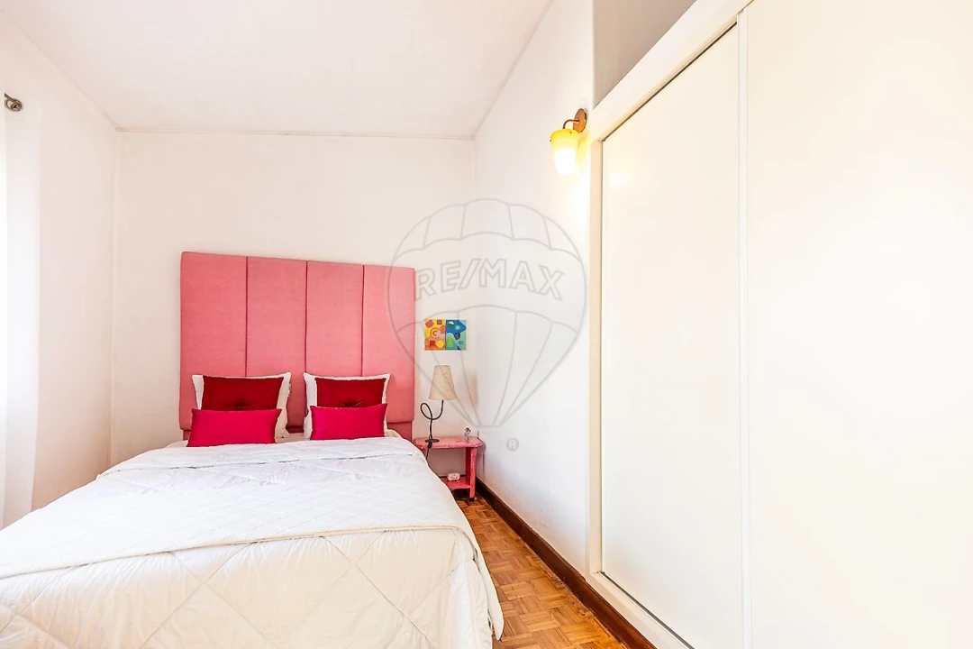 Moradia T6 para Arrendamento em Colares Foto 38