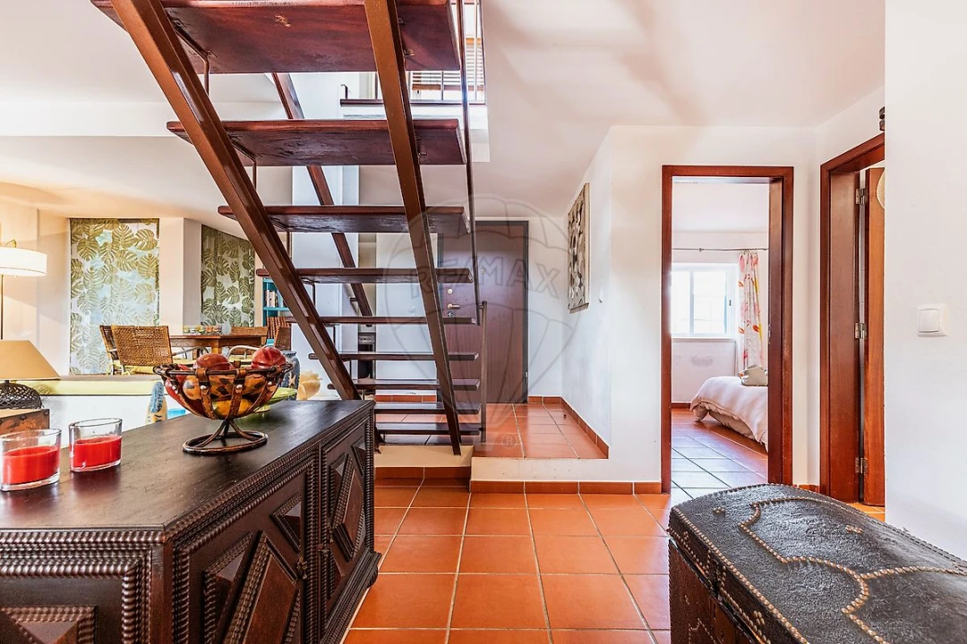 Moradia T6 para Arrendamento em Colares Foto 7