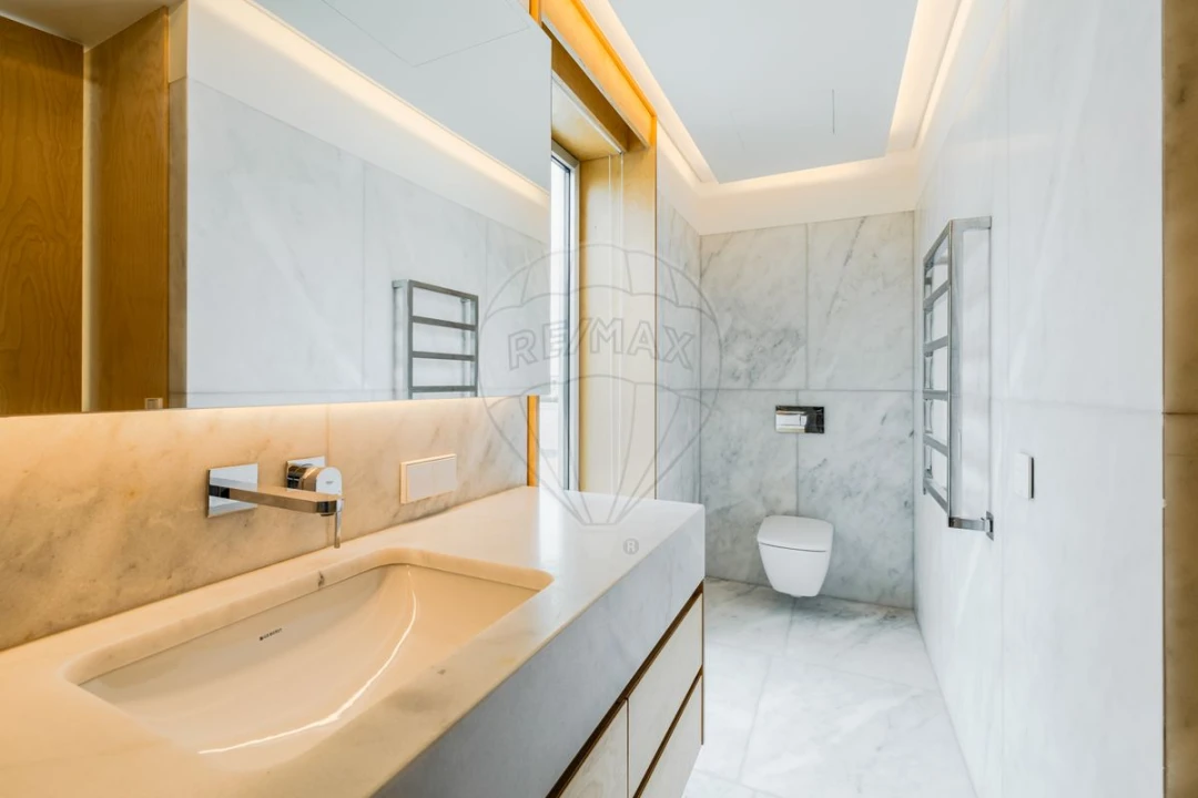 Apartamento T5 para Venda em Avenidas Novas Foto 35