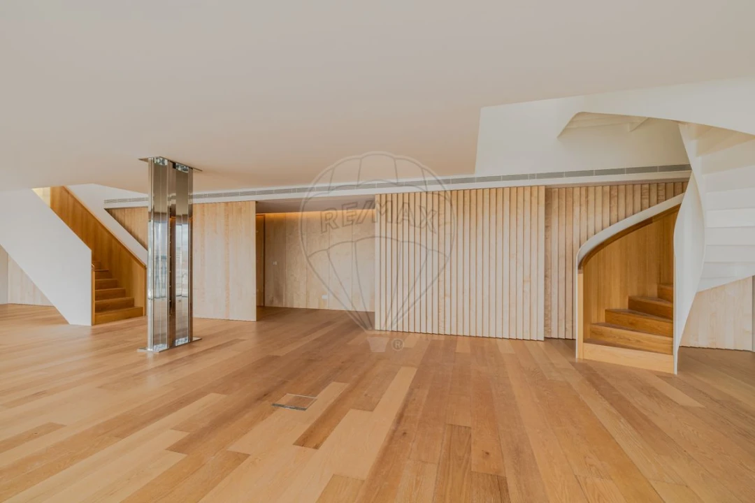 Apartamento T5 para Venda em Avenidas Novas Foto 9