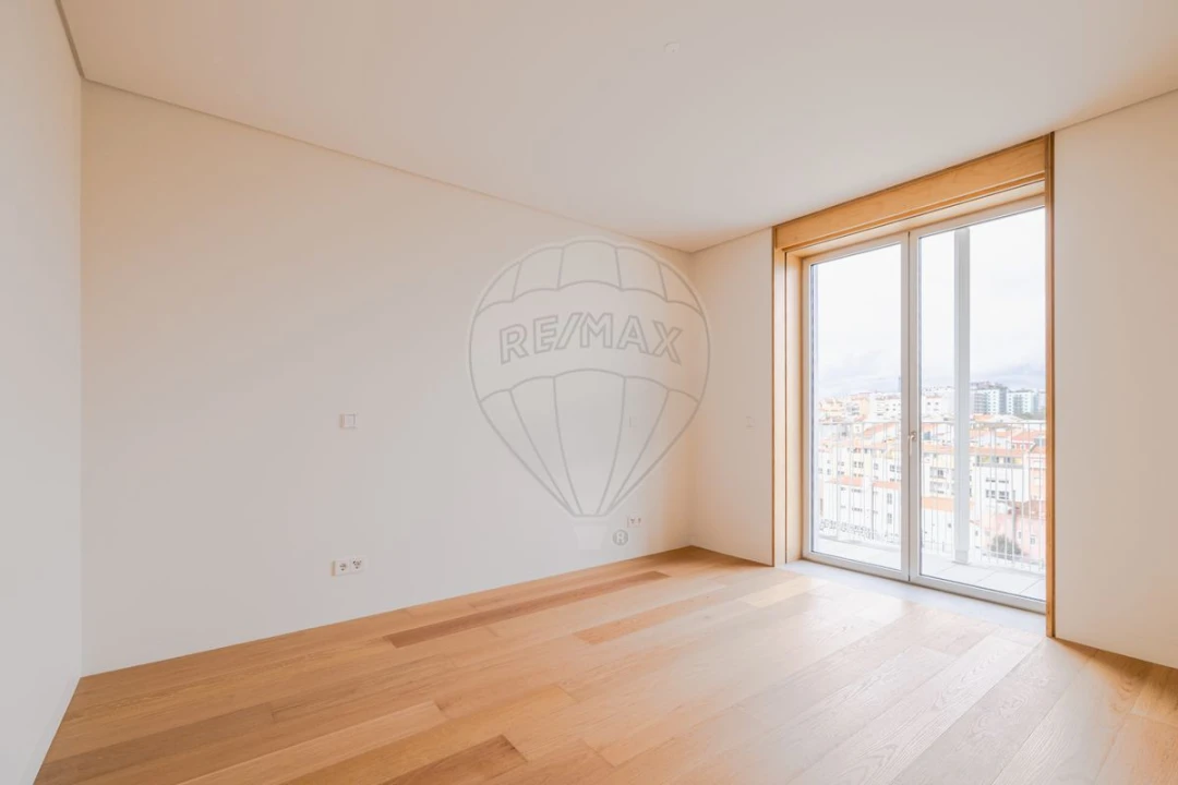 Apartamento T5 para Venda em Avenidas Novas Foto 26