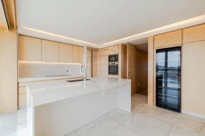 Apartamento T5 para Venda em Avenidas Novas