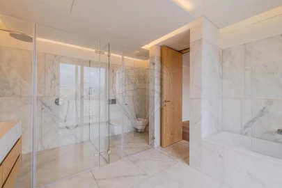 Apartamento T5 para Venda em Avenidas Novas