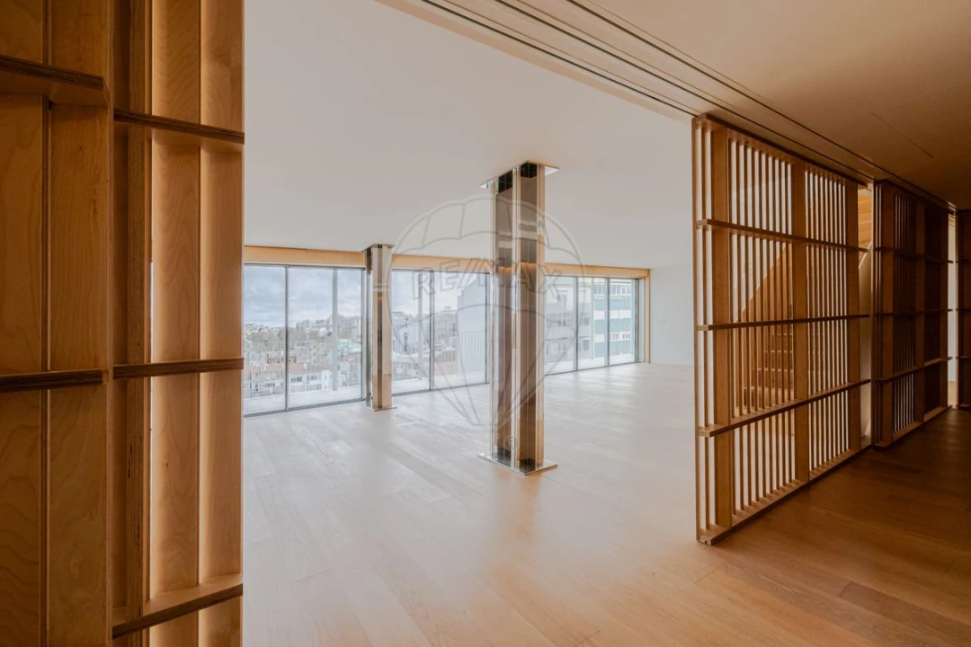 Apartamento T5 para Venda em Avenidas Novas Foto 6