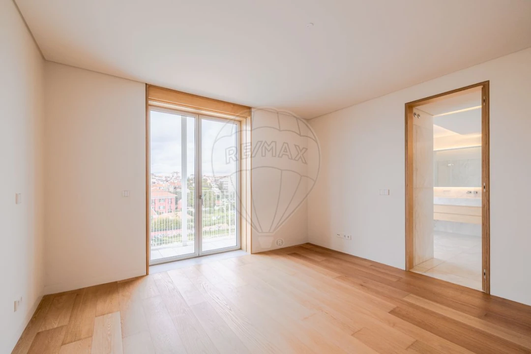 Apartamento T5 para Venda em Avenidas Novas Foto 22
