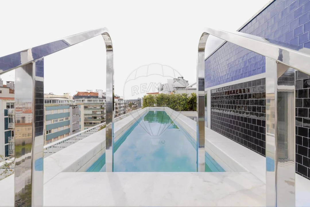 Apartamento T5 para Venda em Avenidas Novas Foto 4