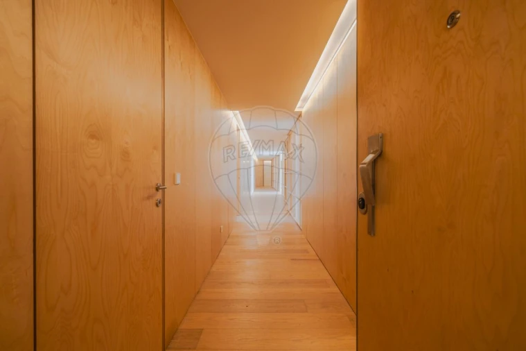 Apartamento T5 para Venda em Avenidas Novas Foto 46