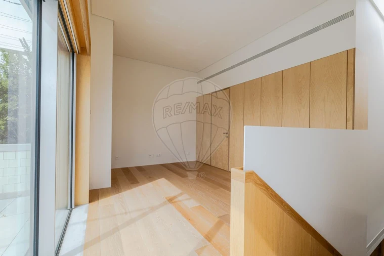 Apartamento T5 para Venda em Avenidas Novas Foto 40