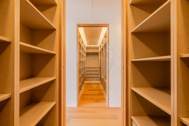 Apartamento T5 para Venda em Avenidas Novas Foto 16