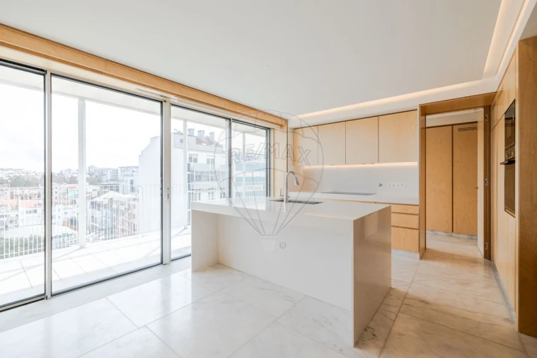 Apartamento T5 para Venda em Avenidas Novas Foto 11