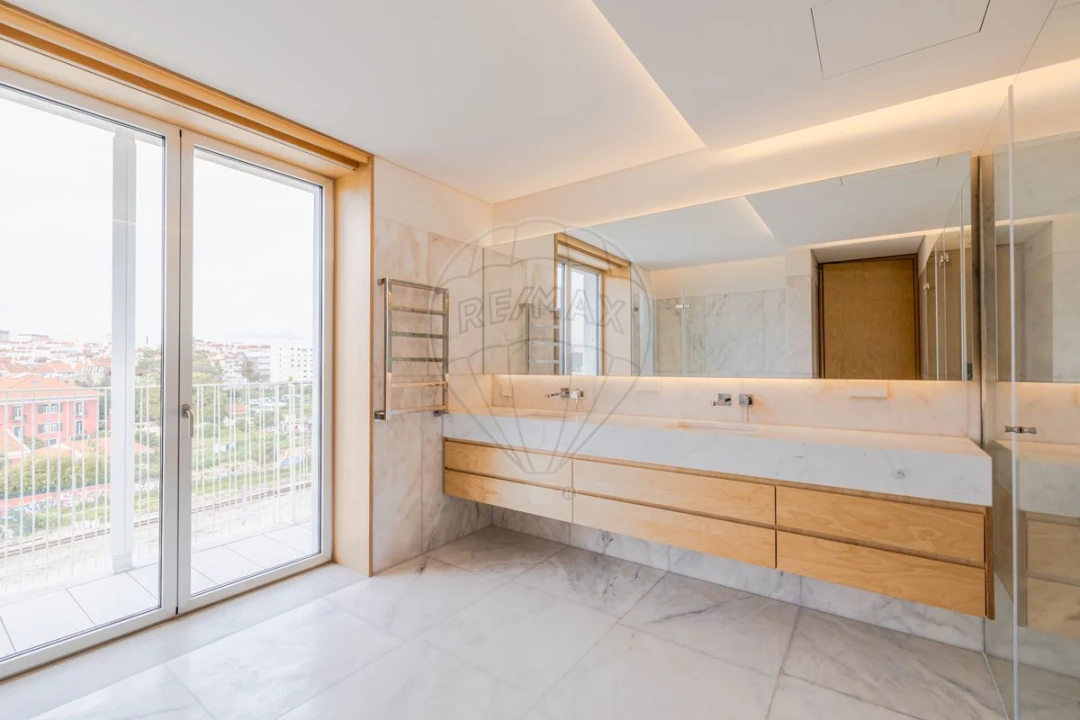 Apartamento T5 para Venda em Avenidas Novas Foto 23