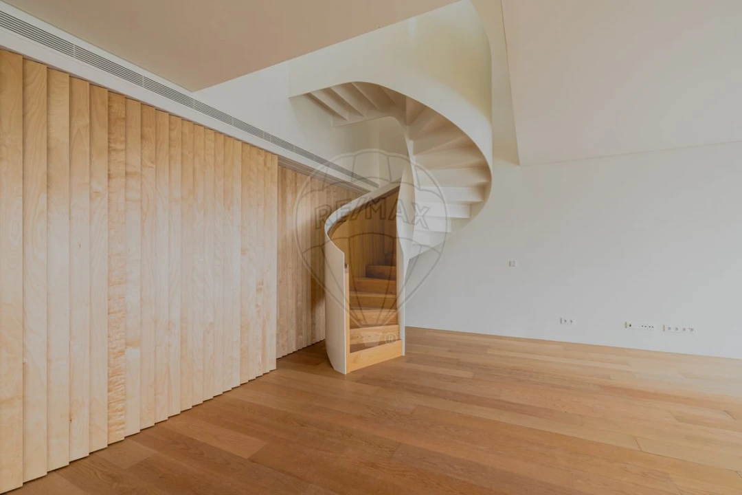 Apartamento T5 para Venda em Avenidas Novas Foto 43