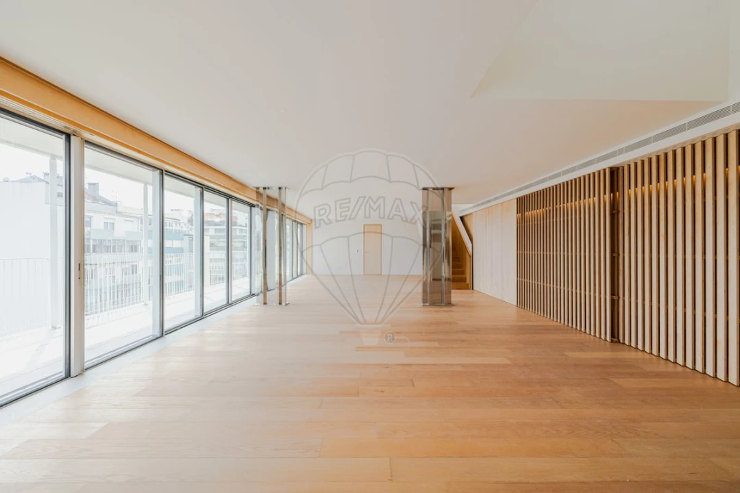 Apartamento T5 para Venda em Avenidas Novas Foto 7