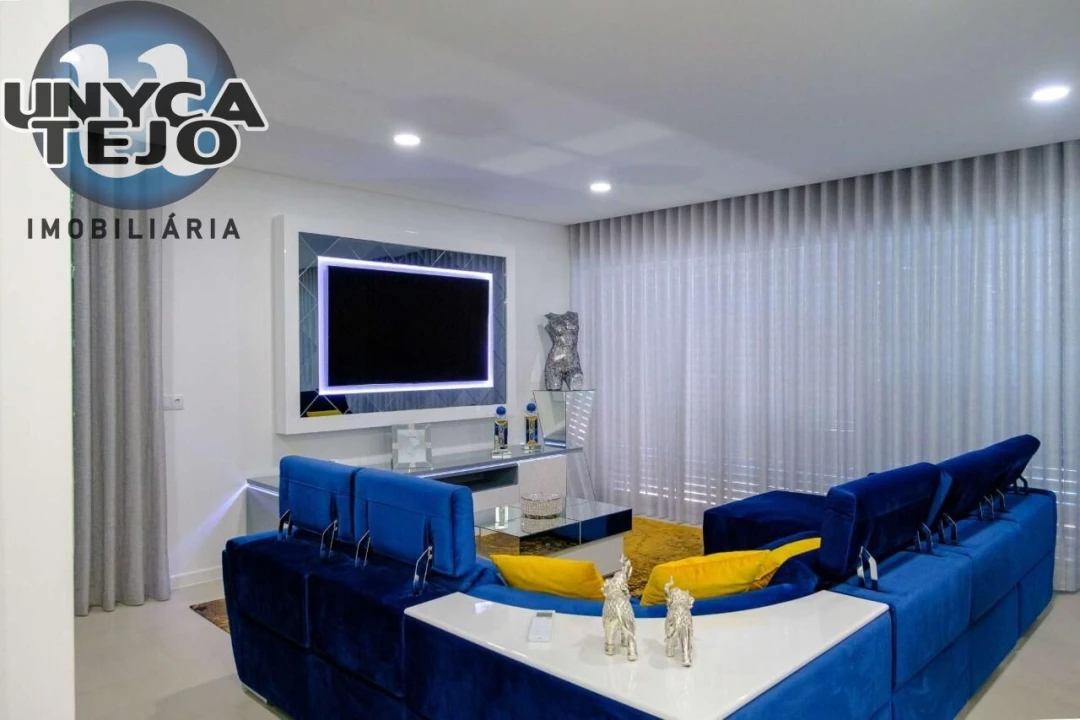 Moradia T4 para Venda em Charneca de Caparica e Sobreda Foto 15