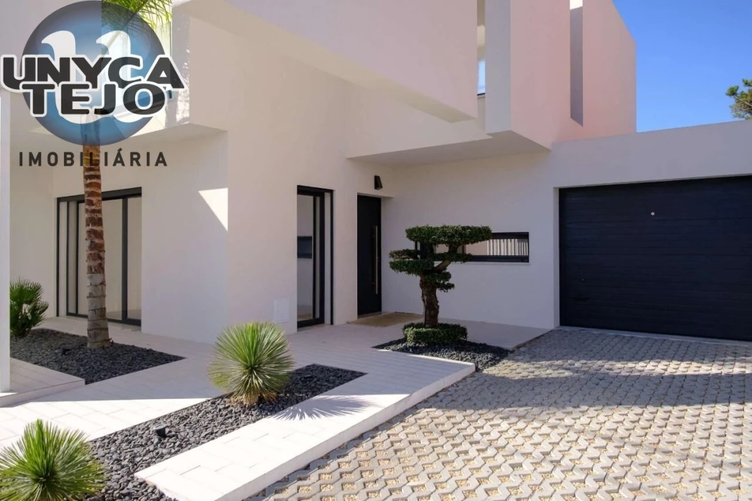 Moradia T4 para Venda em Charneca de Caparica e Sobreda Foto 19