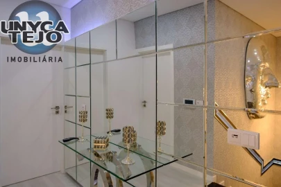 Moradia T4 para Venda em Charneca de Caparica e Sobreda
