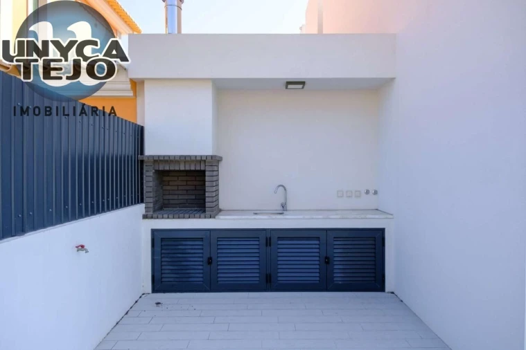 Moradia T4 para Venda em Charneca de Caparica e Sobreda Foto 23
