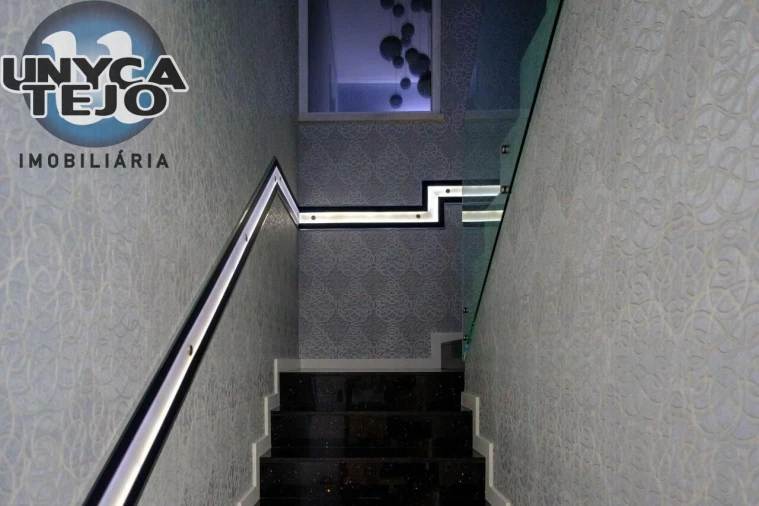 Moradia T4 para Venda em Charneca de Caparica e Sobreda Foto 31