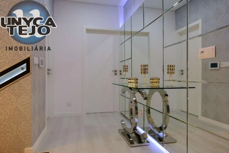 Moradia T4 para Venda em Charneca de Caparica e Sobreda Foto 32