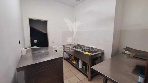 Loja para Venda em Albufeira e Olhos de Água