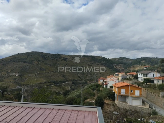 Moradia T2 para Venda em Poiares e Canelas