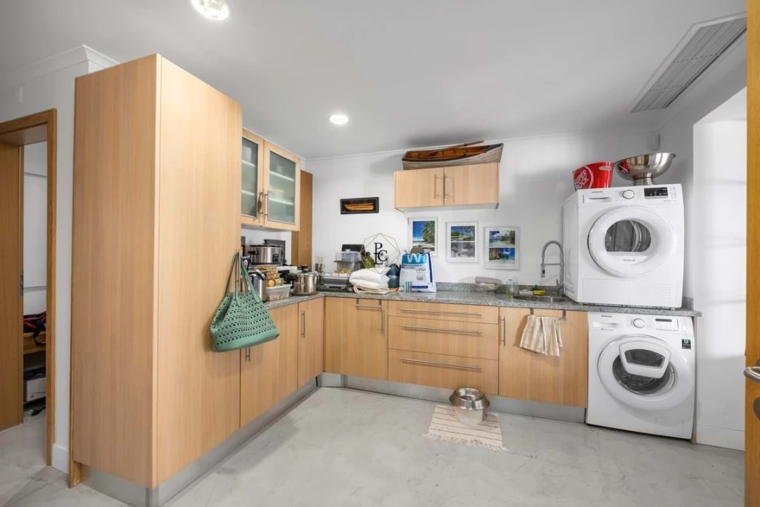 Moradia T7 para Venda em Santa Barbara de Nexe Foto 20