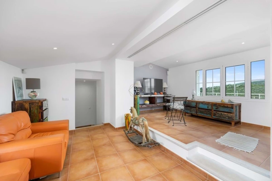 Moradia T7 para Venda em Santa Barbara de Nexe Foto 4