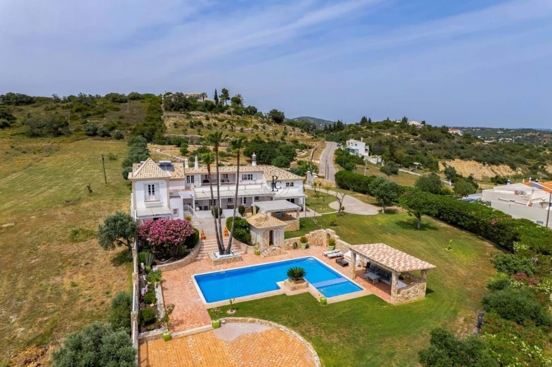 Moradia T7 para Venda em Santa Barbara de Nexe Foto 57