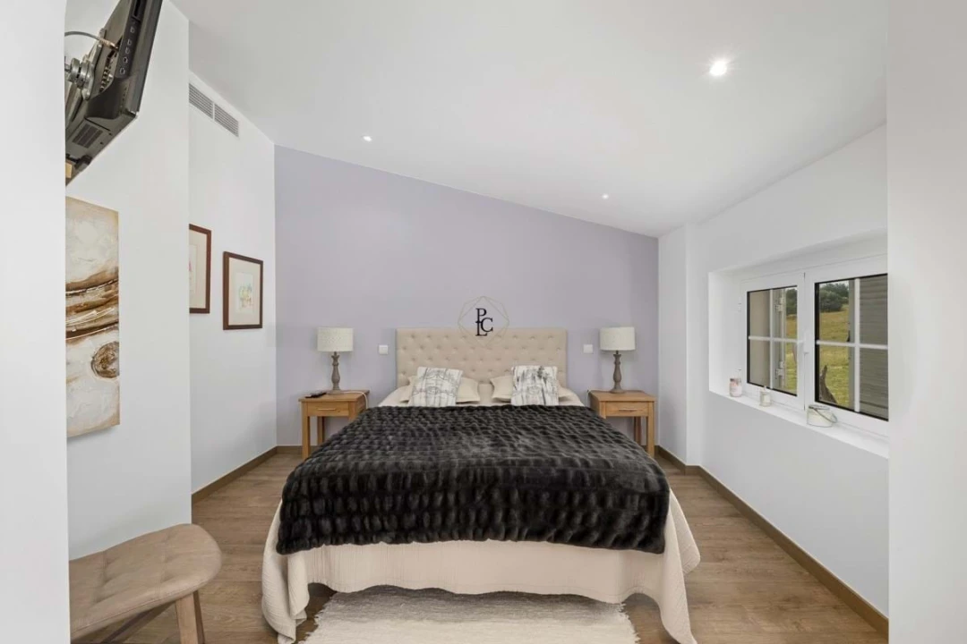 Moradia T7 para Venda em Santa Barbara de Nexe Foto 21