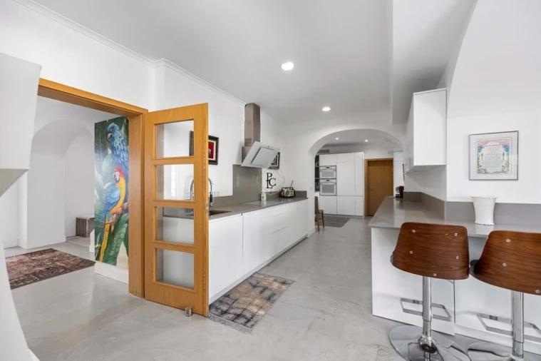 Moradia T7 para Venda em Santa Barbara de Nexe Foto 13