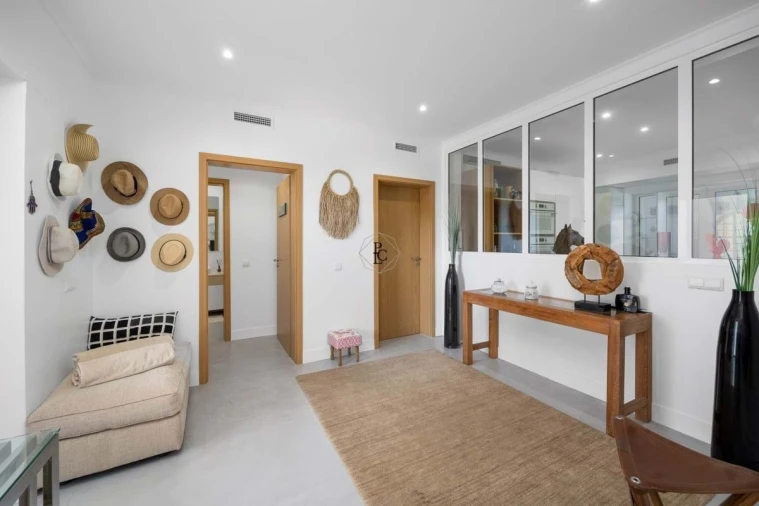 Moradia T7 para Venda em Santa Barbara de Nexe Foto 17