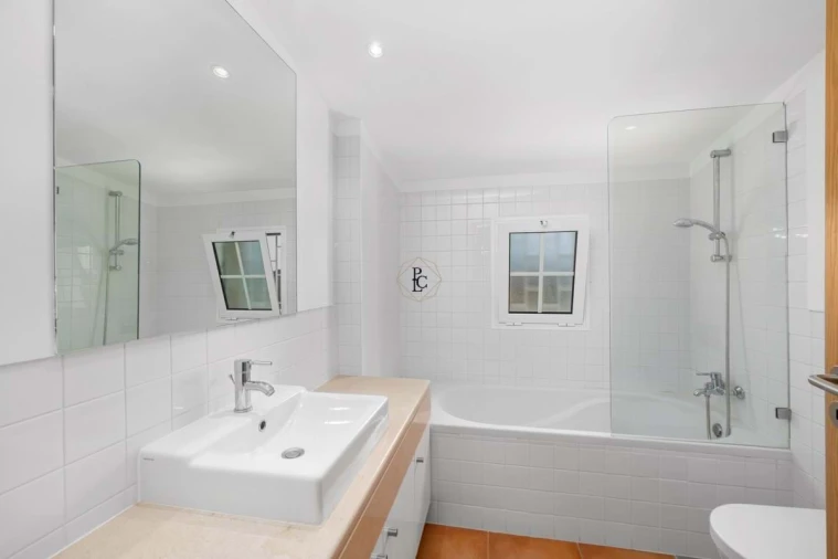 Moradia T7 para Venda em Santa Barbara de Nexe Foto 33