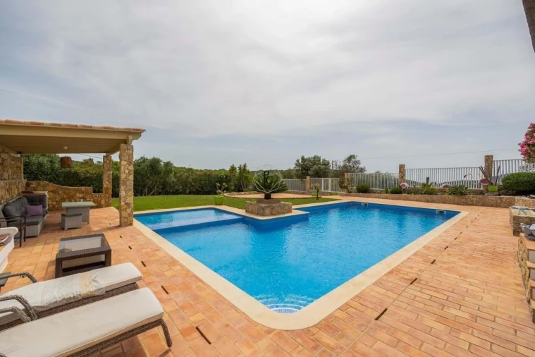 Moradia T7 para Venda em Santa Barbara de Nexe Foto 49