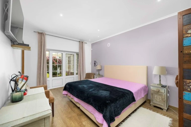 Moradia T7 para Venda em Santa Barbara de Nexe Foto 19