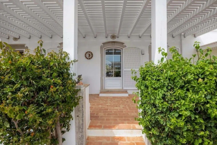 Moradia T7 para Venda em Santa Barbara de Nexe Foto 40