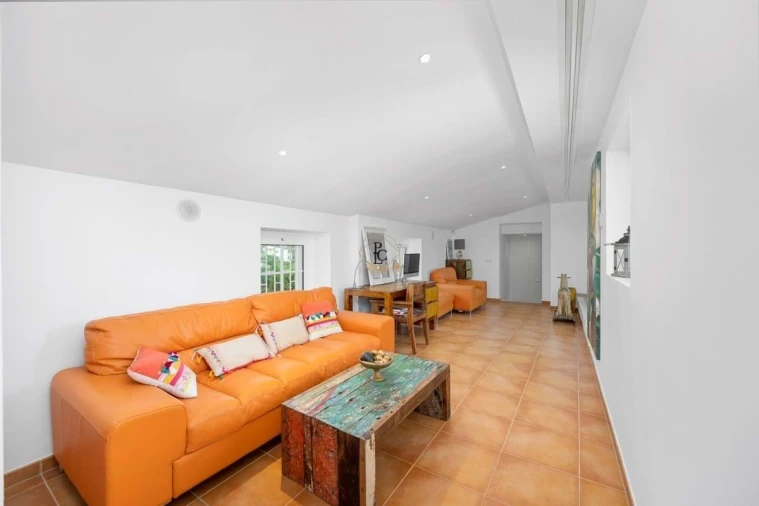 Moradia T7 para Venda em Santa Barbara de Nexe Foto 26