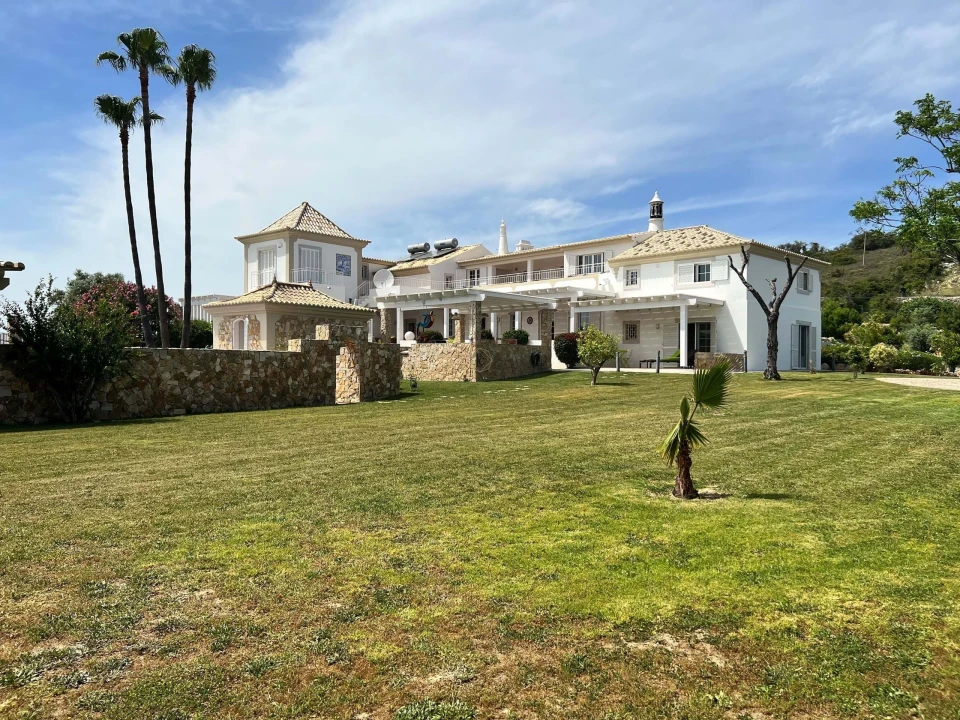 Moradia T7 para Venda em Santa Barbara de Nexe Foto 6