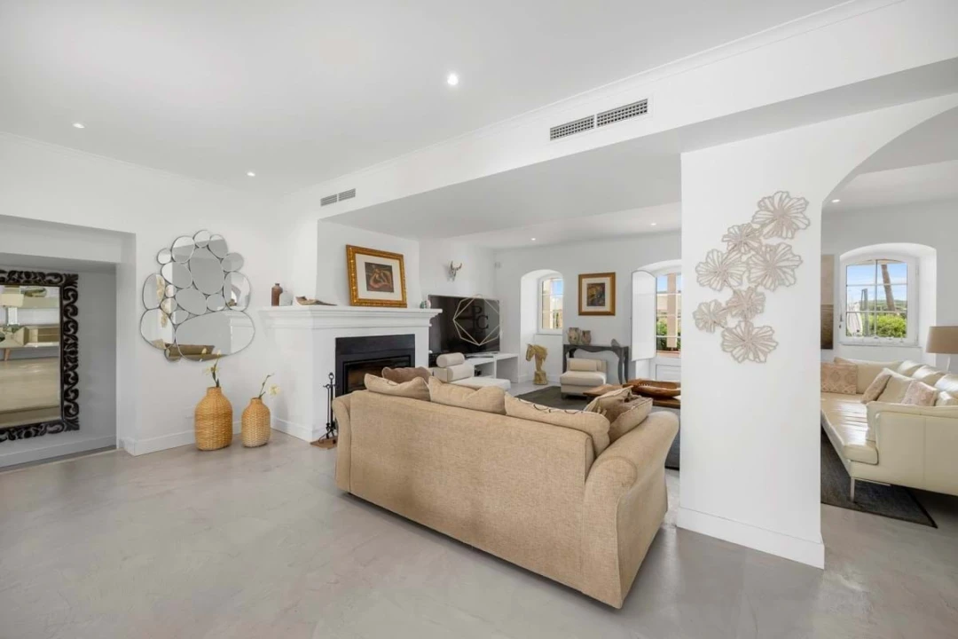 Moradia T7 para Venda em Santa Barbara de Nexe Foto 3