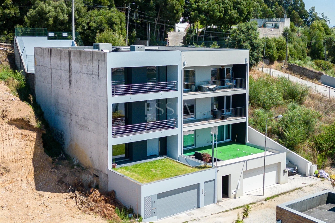 Moradia T6 para Venda em Gondomar (São Cosme), Valbom e Jovim Foto 1