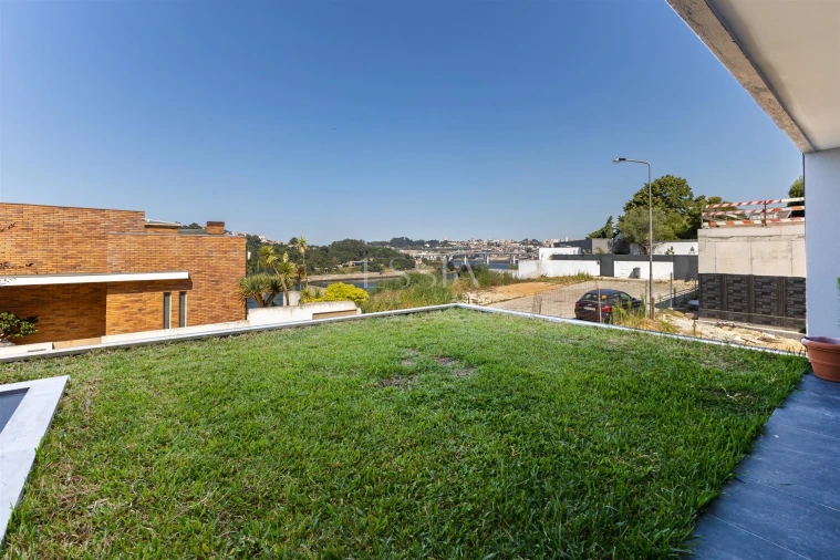 Moradia T6 para Venda em Gondomar (São Cosme), Valbom e Jovim Foto 33