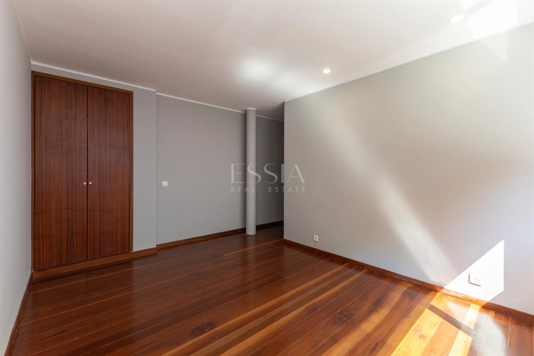 Moradia T6 para Venda em Gondomar (São Cosme), Valbom e Jovim Foto 23